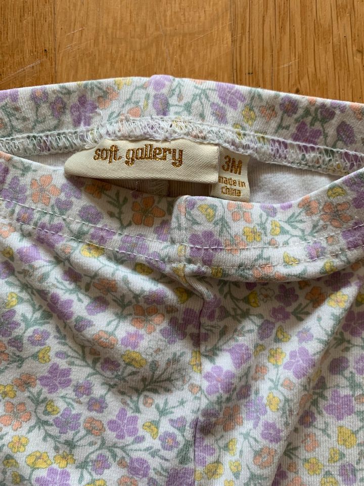 Baby Leggings Soft Gallery & Zara  Gr 62 in Berlin