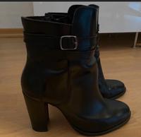 Closed Stiefeletten 40 TOP Zustand Niedersachsen - Burgwedel Vorschau