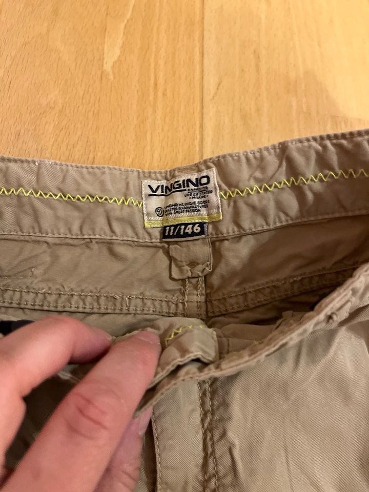 Vingino Shorts Dunkelbeige Gr. 11 / 146 in Hamburg