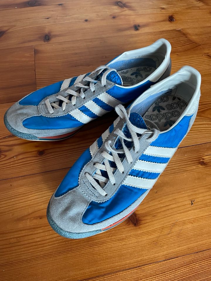 adidas originals damen blau/weiss US 7/EU 40 in Ettlingen