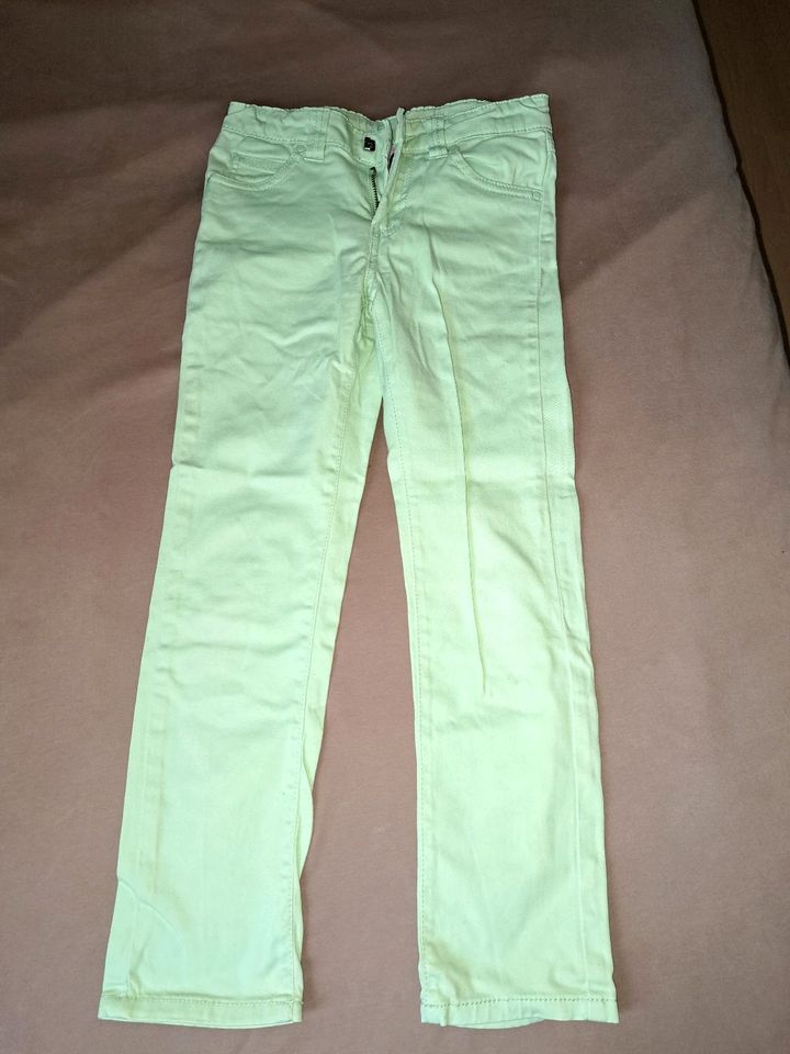 Jeans Hose grün Gr. 128 in Schwarzenbek