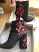 Damen Stiefelette Gr. 40 mit gestickten Blumen Hessen - Biebergemünd Vorschau