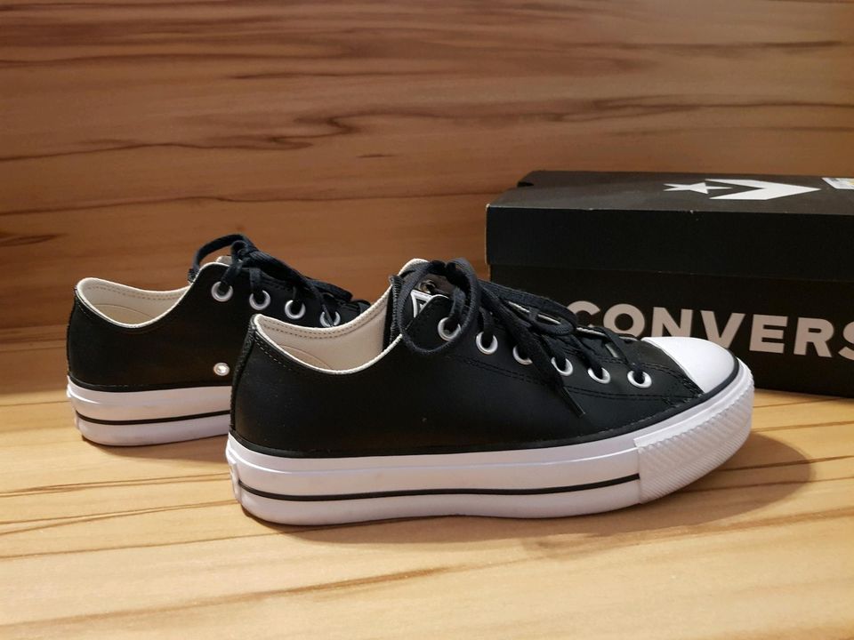 Converse Chucks Plateau Gr. 39,5 schwarz in Frankenberg (Eder)