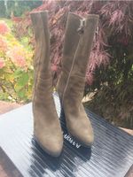 Giorgio Armani Wildleder Stiefel, Gr. 36,5 grün-braun, wie NEU Frankfurt am Main - Rödelheim Vorschau