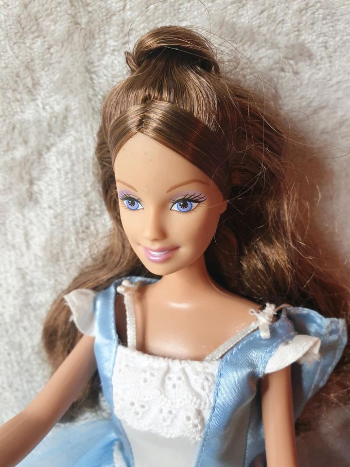 Barbie Erika Teeparty - Die Prinzessin und das Dorfmädchen in Eppstein