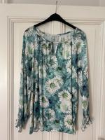 Bunte Bluse mit Blumen West - Schwanheim Vorschau