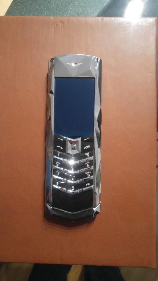 Telefon vertu signature boucheron. in Bamberg