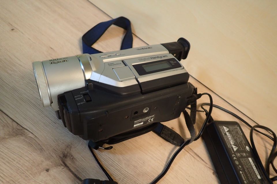 Sony DCR-TRV120E Digital 8 Camcorder Video Camera Hi8 Handycam in Zeitz