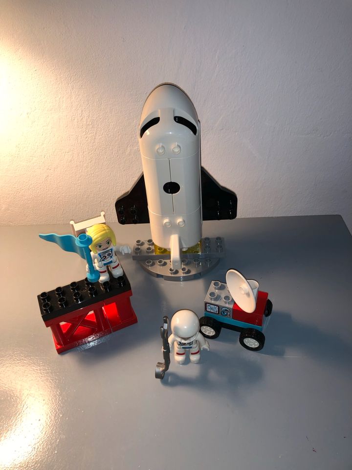 Lego Duplo Spaceshuttle Weltraummission Astronauten 10944 in Hamburg