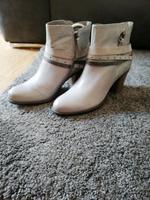 Schöne helkgraue Tamaris Stiefeletten, Größe 40 Bayern - Würzburg Vorschau