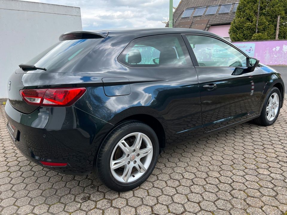 Seat Leon SC 1.6 TDI /NAVI/XENON/LED/TEMPOMAT/PDC/ in Nörvenich