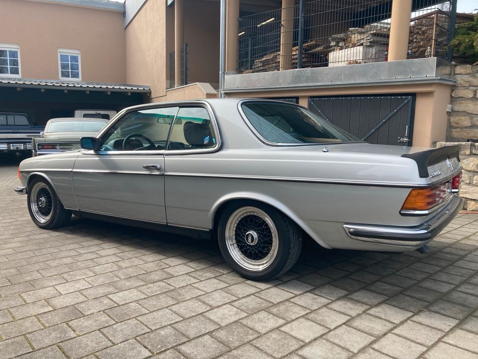 Mercedes Benz Oldtimer 280 ce in Siegenburg