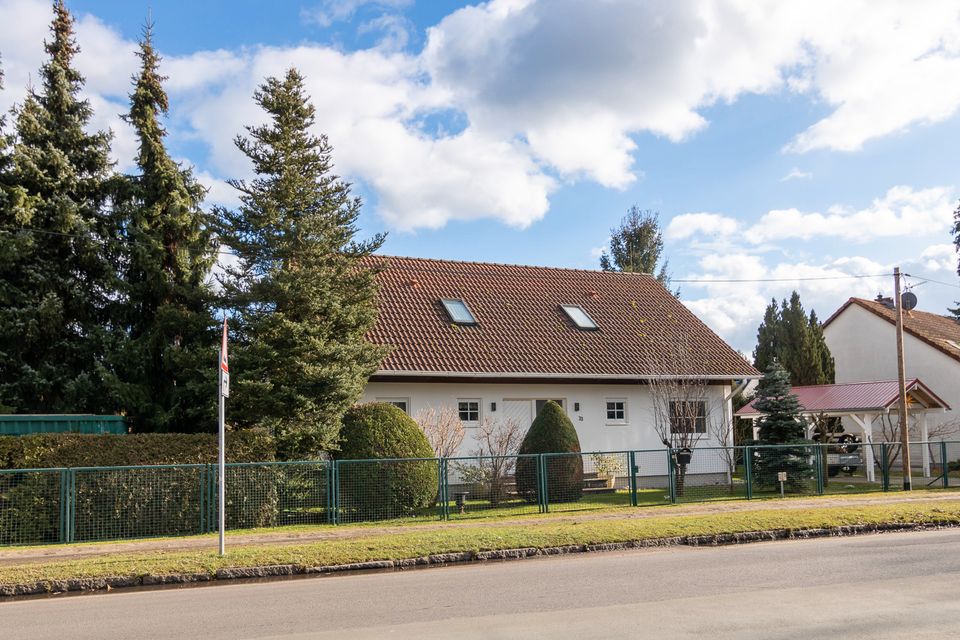 Für die ganze Familie! Sehr schönes Einfamilienhaus mit Einliegerwohnung und 6  Zimmern in Bestensee in Bestensee