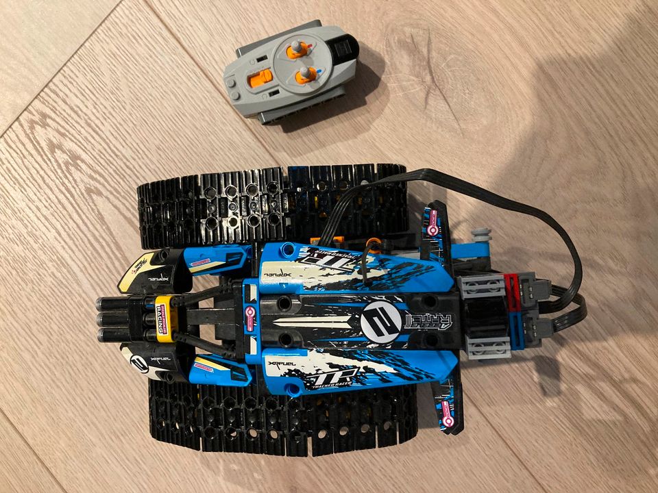 LEGO 42095 Technic Ferngesteuerter Stunt-Racer, RC Rennauto in Bergen auf Rügen