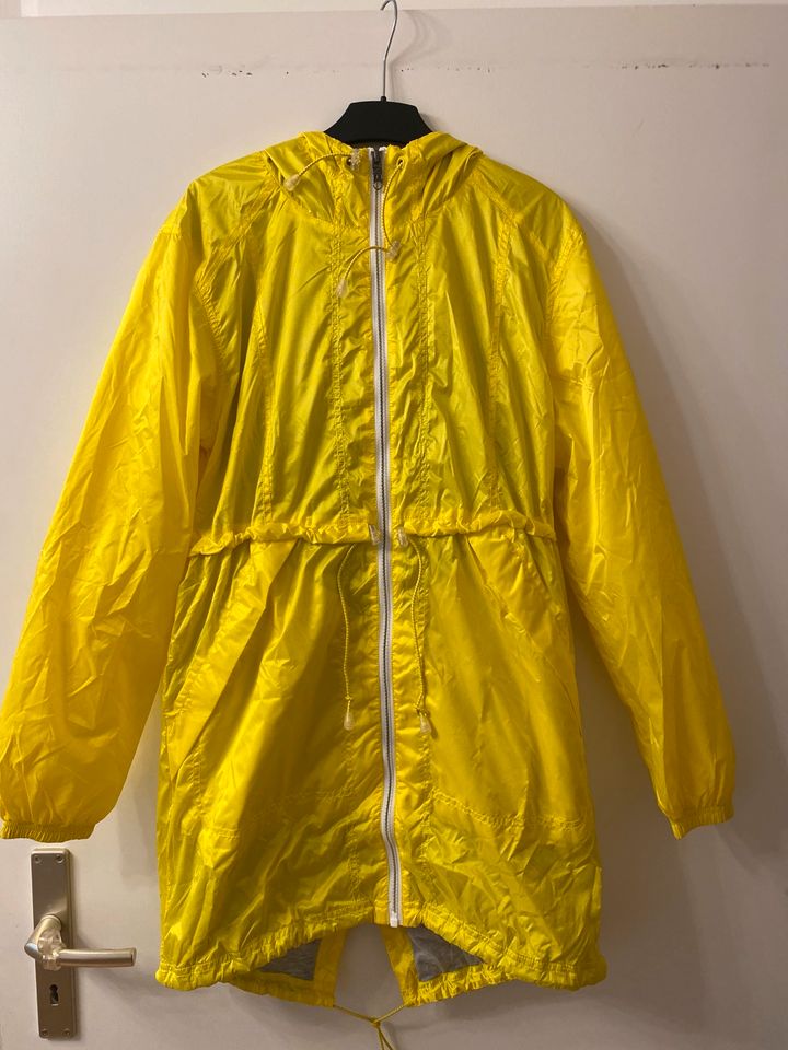 Adidas NEO Regenjacke/Mantel gelb XS in Fürth