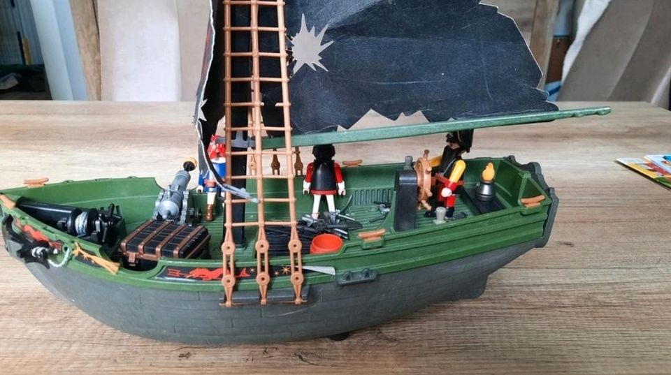 Playmobil Piratenschiff mit Motor in Norderstedt