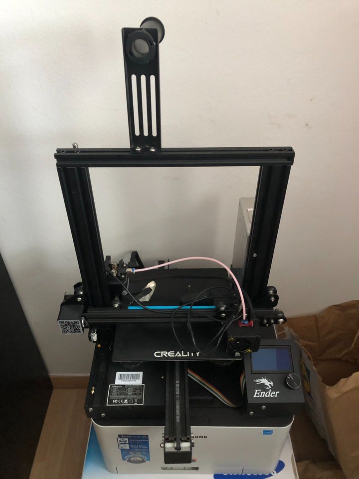 3D Drücker Creality Ender 3 Pro + Printer filament in Frankfurt am Main