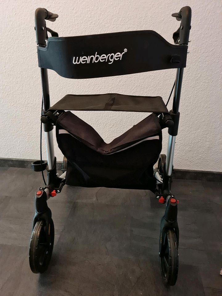 Klappbarer Rollator mit Tasche u d Gehstockhalterung in Zierow