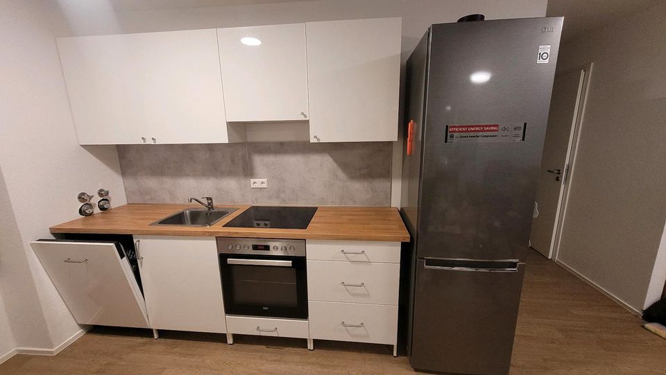 Küche Ikea ENHET mit Elektrogeräte und Kühlschrank in Karlsruhe