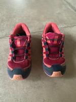 Salomon Kinder Sneaker Schuhe 34 Beere/ apricot neuwertig Bayern - Saaldorf-Surheim Vorschau