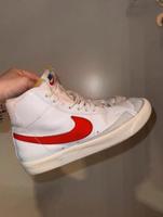 Nike Blazer Mid '77 Sneaker Schuhe weiß-rot Gr. 39 Bielefeld - Heepen Vorschau