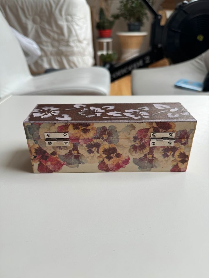 Stiftebox aus Holz Decoupage in Nagold