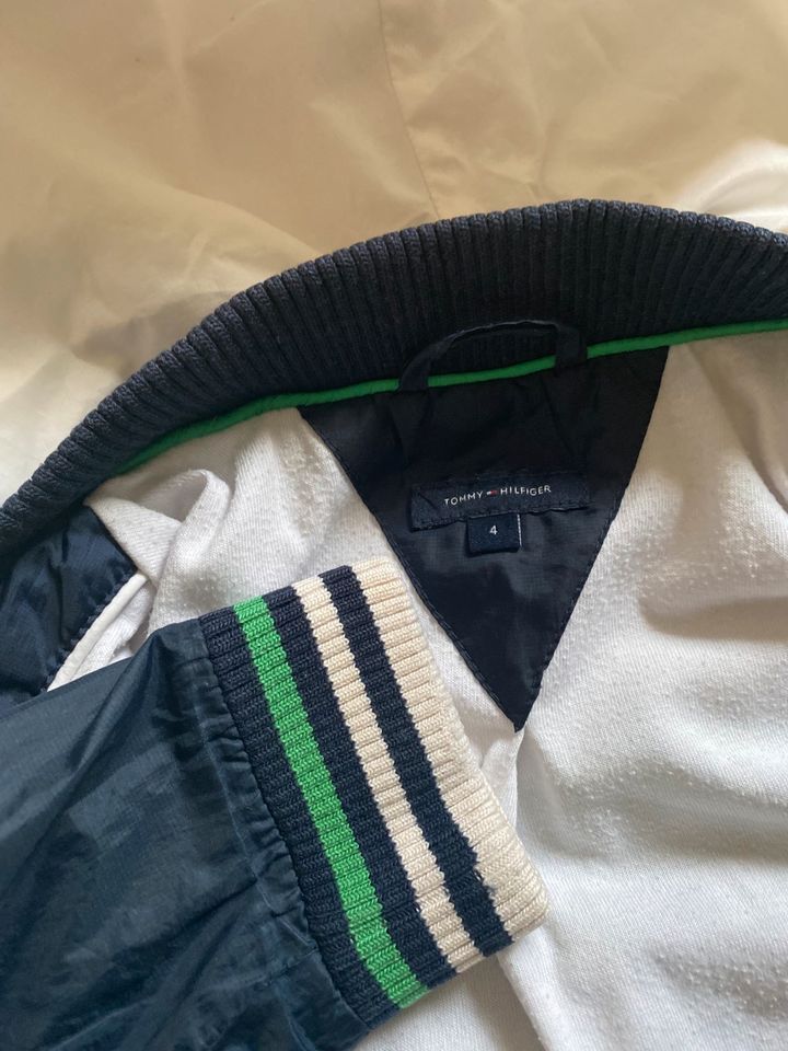 Tommy Hilfiger Jungen Jacke Übergangsjacke Gr. 98 in Bopfingen