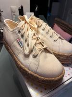 Superga in beige zu verkaufen! Nordrhein-Westfalen - Hürth Vorschau