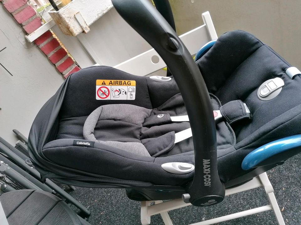 Maxi Cosi Babyschale #CabrioFix in Düsseldorf