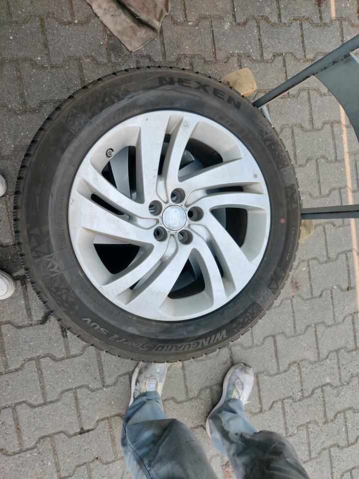 Verkauft! Land Rover / Range Rover 8x18 Winterreifen in Sachsen