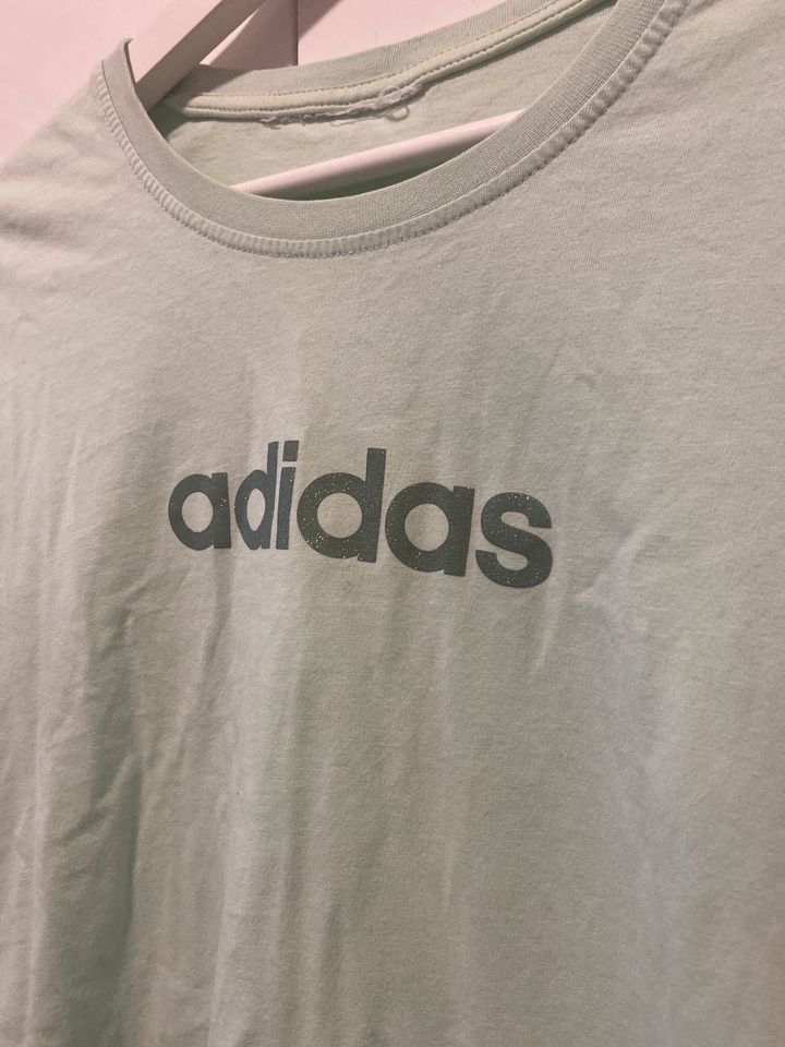 Mint Grünes Vintage Adidas T-Shirt Original S in Ebsdorfergrund