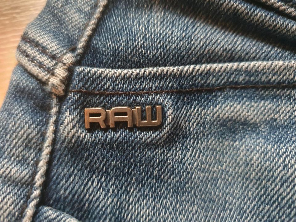 Blaue Hose von RAW in Villmar