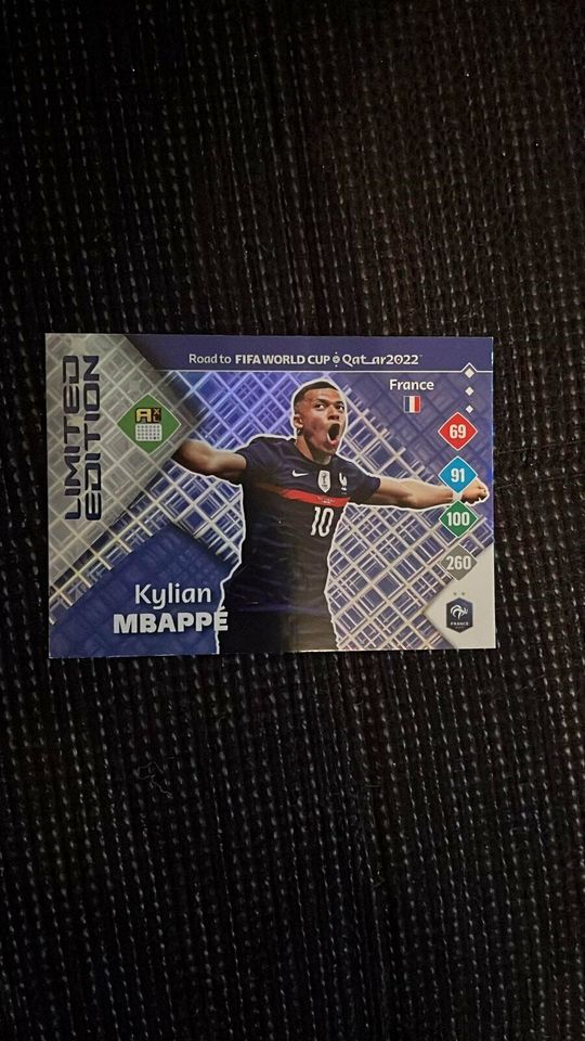 Panini Road to Qatar 2022 limited edition XXL Kylian Mbappe in Iserlohn