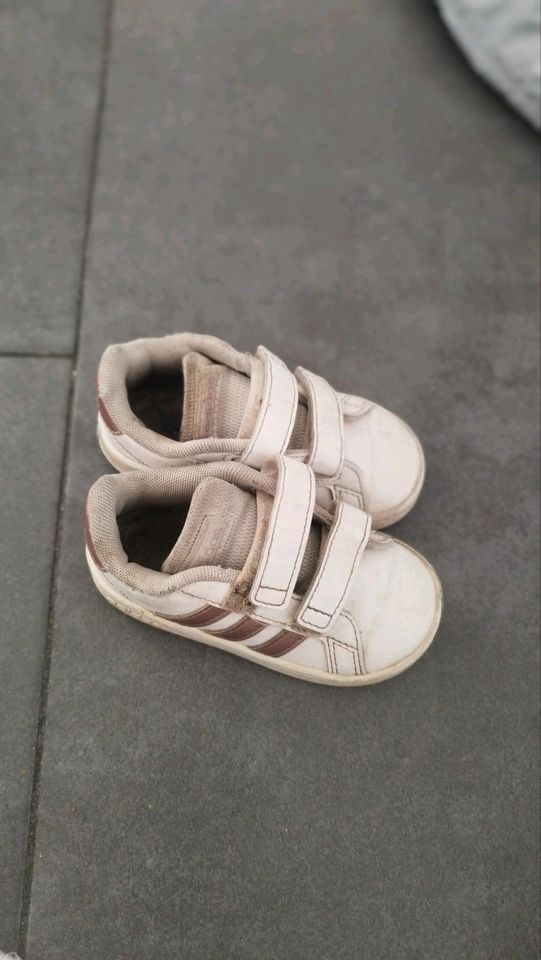 Babyshuhe Adidas in Dormagen