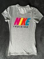 NIKE Training ‘DRI-FIT COTTON TEE’ Damen T-Shirt (Grau) Größe XS Nordrhein-Westfalen - Iserlohn Vorschau