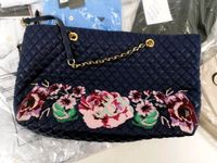 Love Moschino blau Blumenmuster Blumen Leder Handtasche Tasche Nordrhein-Westfalen - Viersen Vorschau