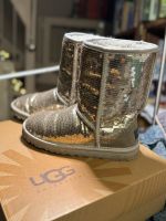 Original UGG Silber Pailletten Größe 37 Niedersachsen - Buchholz in der Nordheide Vorschau