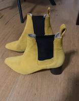 Gelbe Stiefeletten von Zara München - Sendling Vorschau
