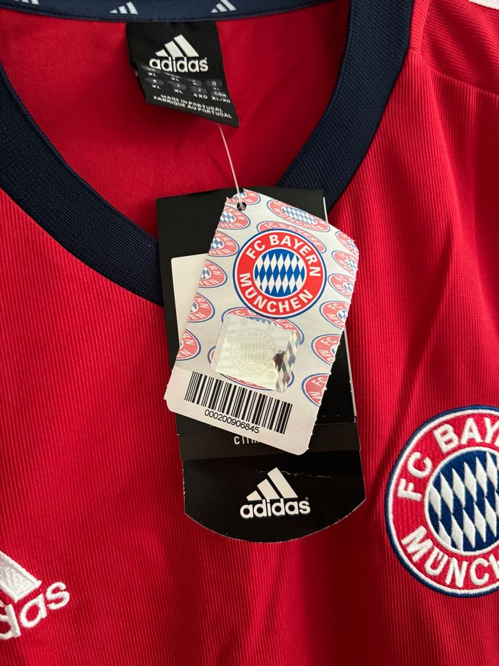 FC Bayern München Trikot 2002/2003 NEU in Dortmund