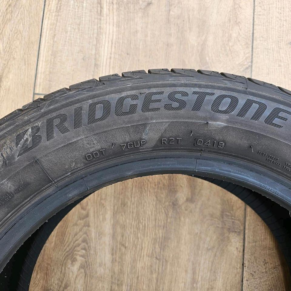 Bridgestone Reifen 225/55R17 in Strehla