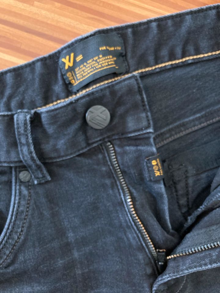 Xv PMELEGEND Jeans schwarz Gr 31/32 in Saarlouis