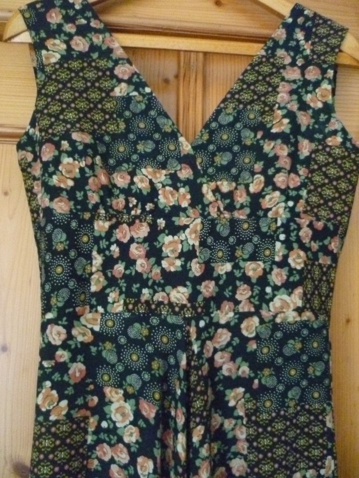 Luftiges Sommerkleid aus den 70gern bildschön kl. Größe Taille 72 in Aachen