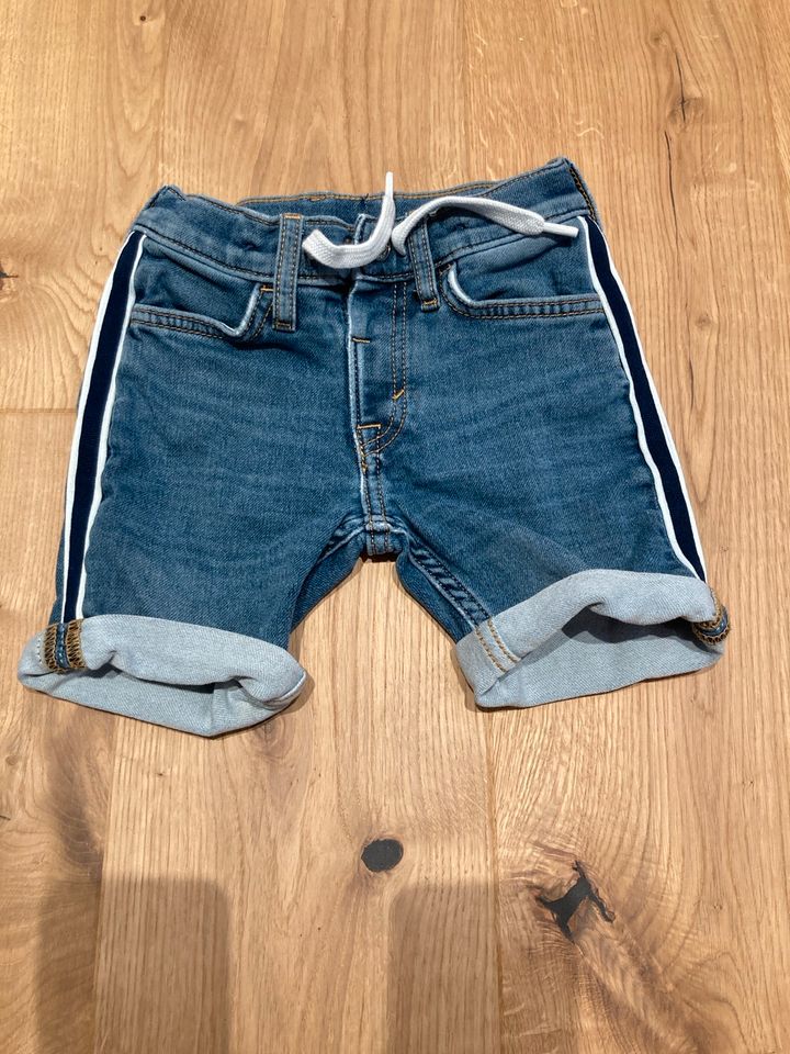 Jeans Shorts in Gau-Algesheim