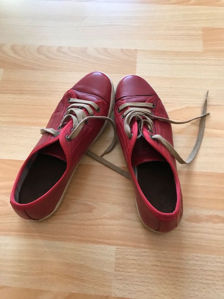 Rote Turnschuhe von S.Oliver Gr. 40 in Naila