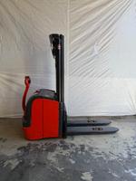 Linde L14 Deichselstapler Triplex Initialhub Batterie 2020 Schleswig-Holstein - Wilster Vorschau