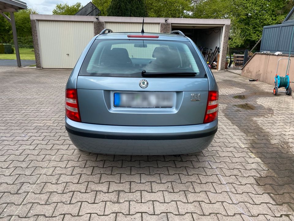 Skoda Fabia Kombi 2004 TÜV neu bis 4/2026 in Leopoldshöhe