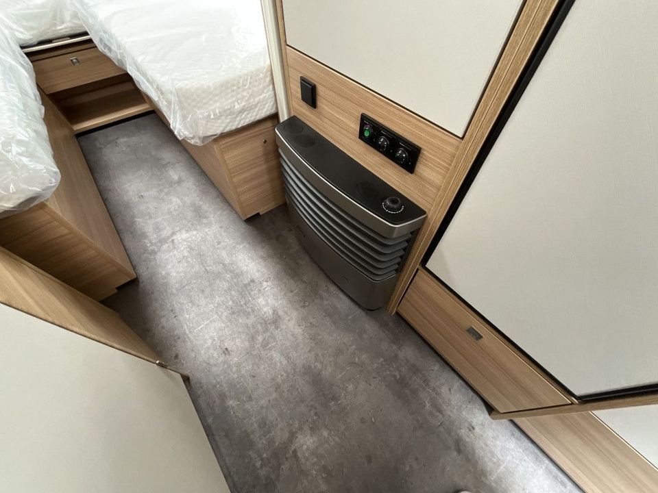 Dethleffs Camper 550 ESK mit Stockbetten & Einzelbetten in Kayhude