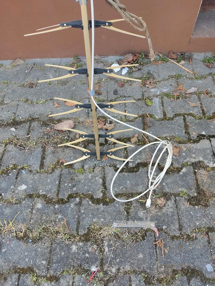 Antenne. 225 cm lang Fernsehantenne in Freystadt