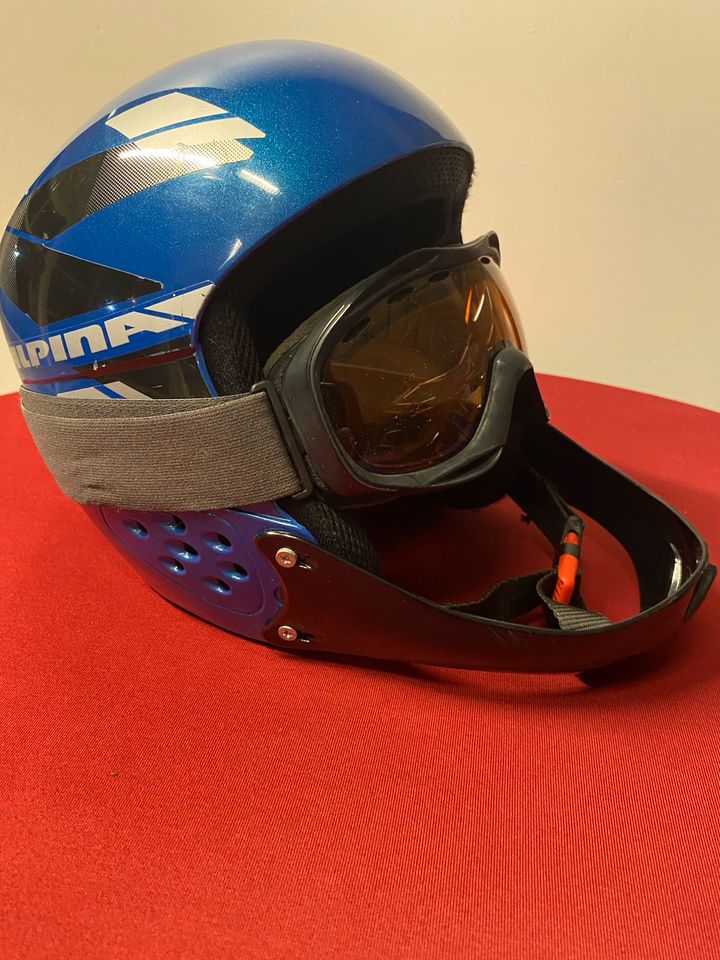 SKIHELM SNOWBOARD RODEL HELM ALPINA KINNSCHUTZ ABNEHMBAR in Hoyerswerda