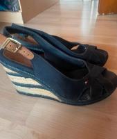Tommy Hilfiger Sandalen Sandaletten Gr.37 Nordrhein-Westfalen - Hagen Vorschau